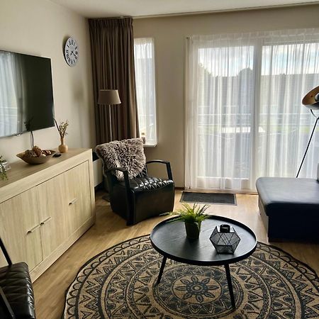 Appartement Ut & Thus, Resort Amelander Kaap ฮอลลุม ภายนอก รูปภาพ