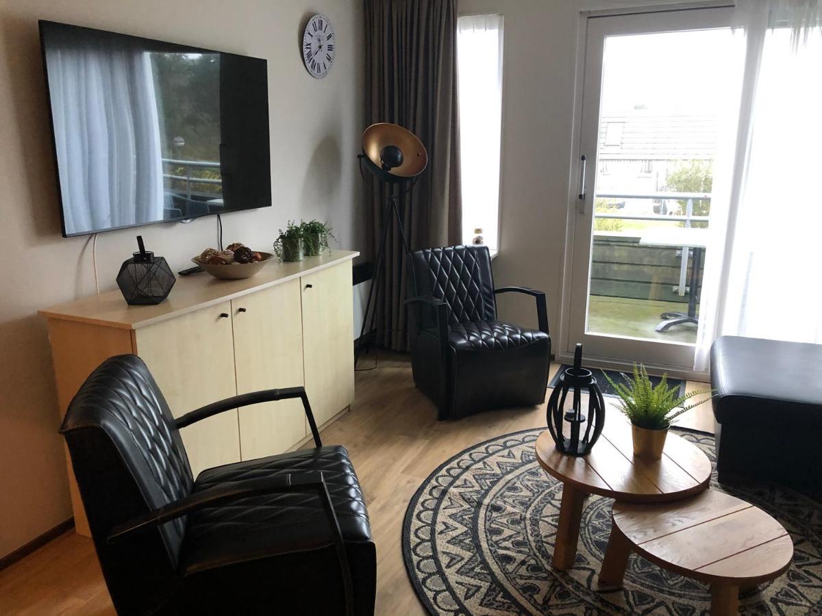 Appartement Ut & Thus, Resort Amelander Kaap ฮอลลุม ภายนอก รูปภาพ